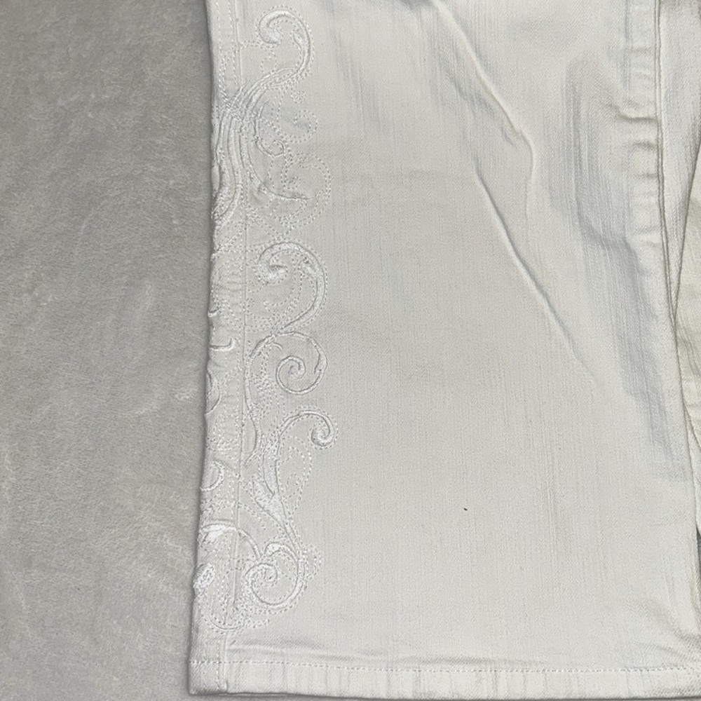 Chico’s Platinum White Jeans Chico’s Size 2.5 (14) - Picture 8 of 10
